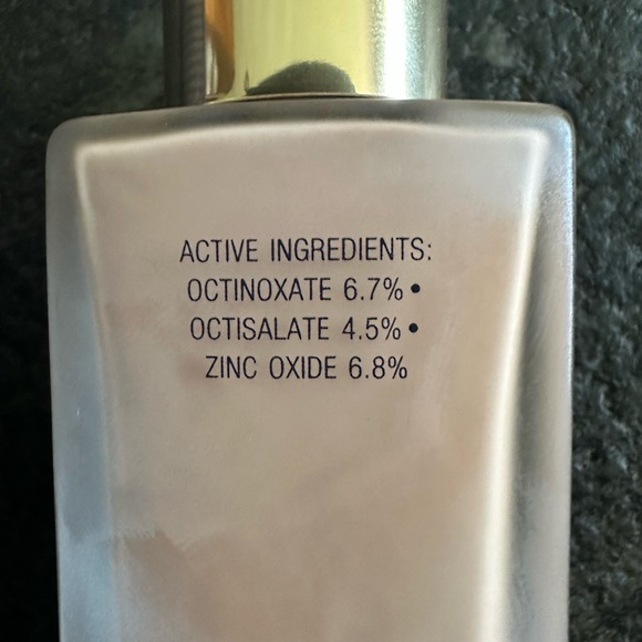 ESTÉE LAUDER FUTURIST SKIN TINT SERUM - PEBBLE 3C2 - Picture 2 of 6